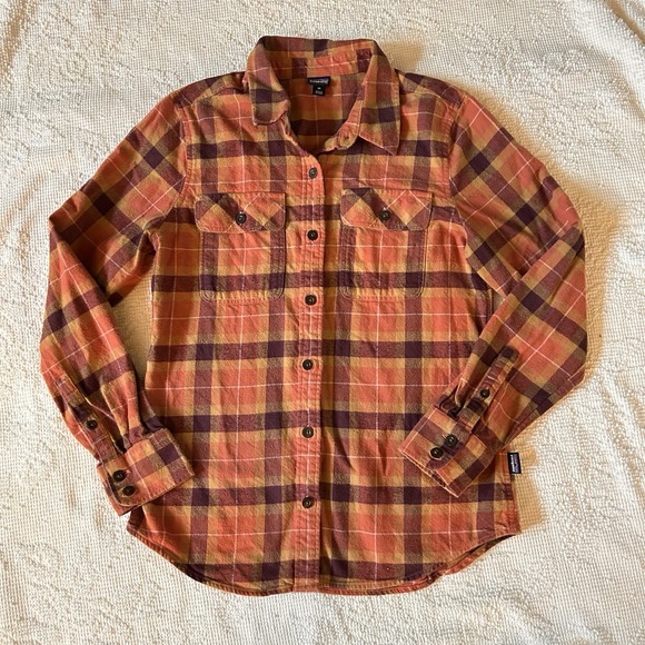 Patagonia Tops - Patagonia Organic Cotton Midweight Fjord Flannel Shirt Womens Sz XS Orange Plaid